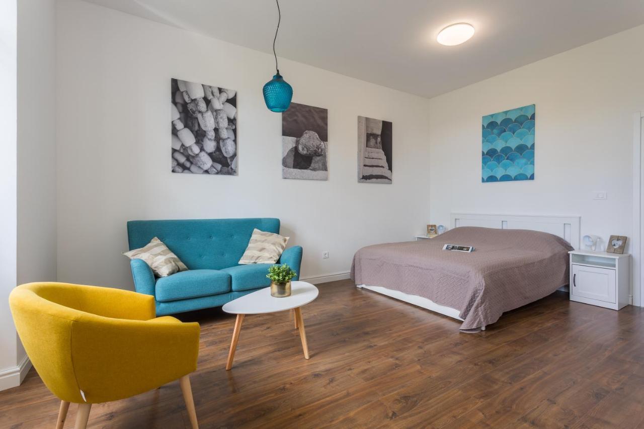 Bu2 Pula Studio Apartment Extérieur photo